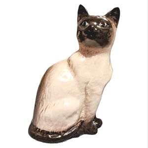 Vintage Beswick Siamese cat.  EUC.  Blue eyes.  Lovely detail